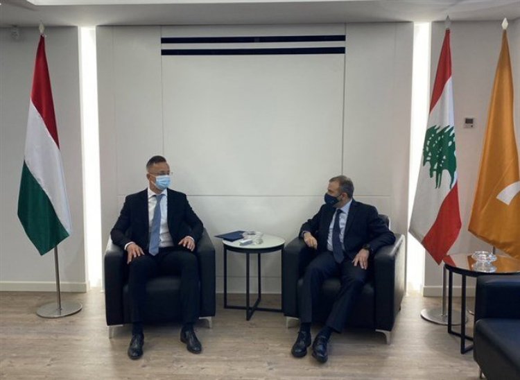 وزير خارجية هنغاريا يرفض العقوبات على أكبر حزب مسيحي لبناني