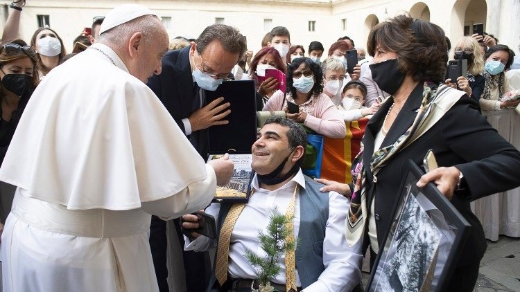 اللبناني ميشال حداد يتغلب على الإعاقة الجسدية ويصل حتى القطب الشمالي