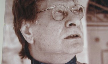 محمود درويش شاعر فلسطين الجميل