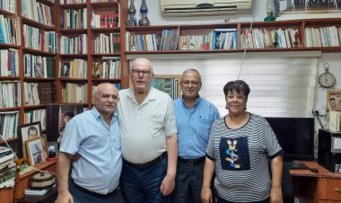 منزل الكاتبين المثقفين شوقية وتميم منصور "بيت من كتب"