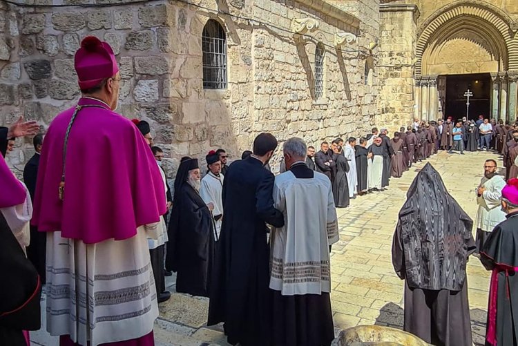 المطران حسام نعوم يشارك في استقبال القاصد الرسولي الجديد في القدس