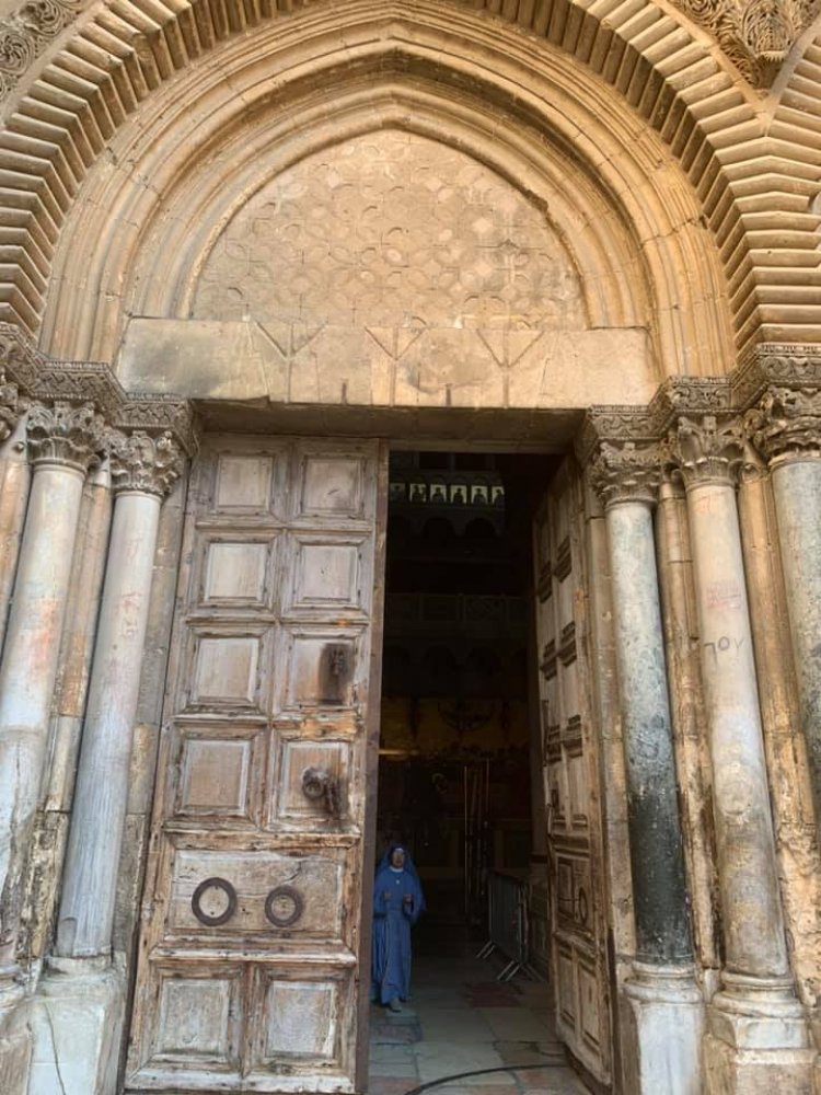 مشروع ترميم القبر المقدس يتواصل رغم جائحة كورونا