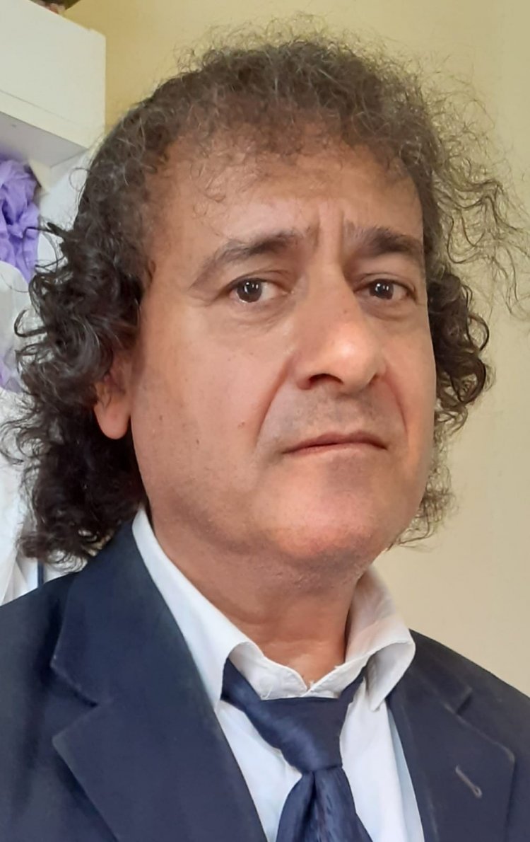 عملاقُ الفنِّ والطرب