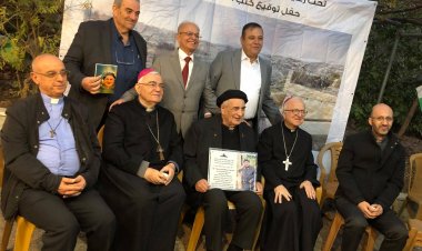 وفد مقدسي رفيع يزور الأب مناويل مسلّم في بير زيت دعما لمبادرته وإشهارا لكتابه الجديد