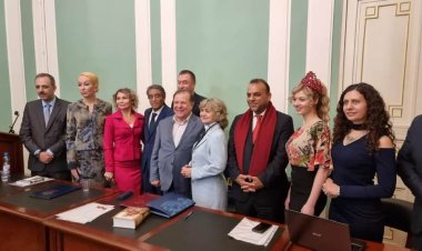 السوداني نائبًا لرئيس التجمع الدولي للكتّاب ووسام "الريشة الذهبية" للشاعر عبدالله عيسى