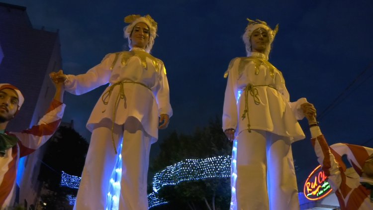 قافلة الميلاد تزرع الأمل والفرح من بيت جالا إلى بيت لحم