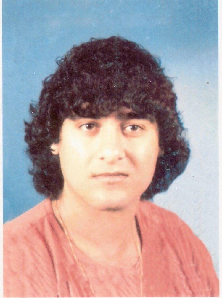 -    تغتسلُ الأحداق