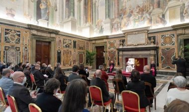 البابا يستقبل وفدا من حراسة الأرض المقدسة في الذكرى المئوية لتأسيس مجلة  Terrasanta