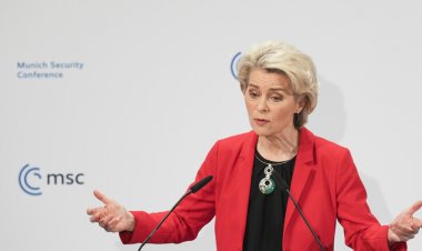 رئيسة المفوضية الأوروبية تقول بأن التطورات في أوكرانيا تهدد النظام العالمي