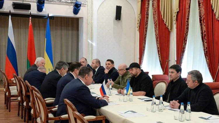 بدء المحادثات بين الجانبين الروسي والأوكراني في مقاطعة غوميل البيلاروسية