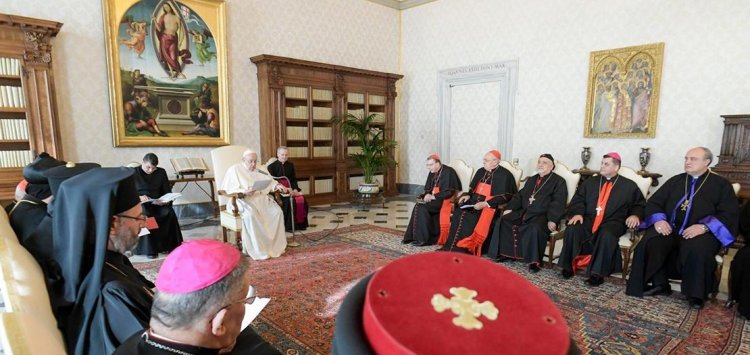 البابا فرنسيس يستقبل وفداً من ممثلي الكنائس المسيحية في العراق