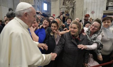 البابا فرنسيس يبعث مساعدات لتخفيف معاناة الشعب الأوكراني