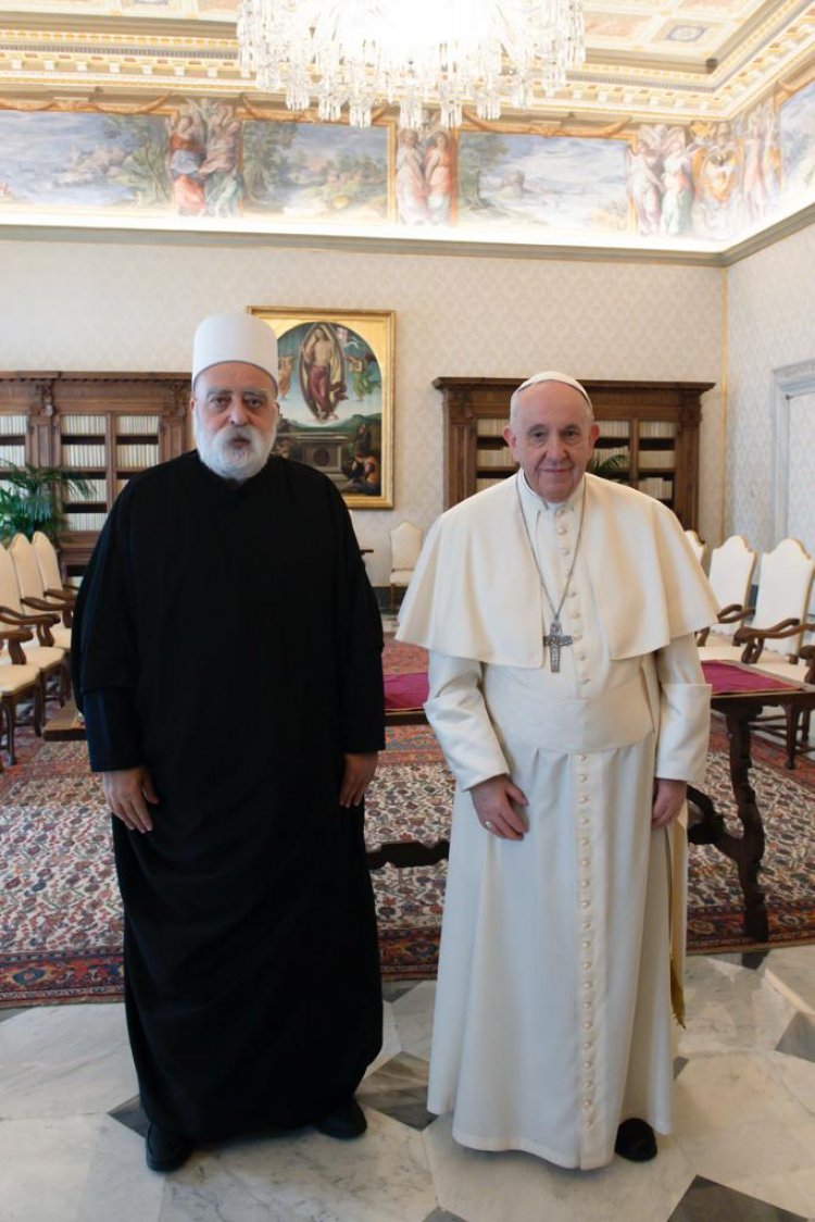 قداسة البابا فرنسيس يستقبل فضيلة الشّيخ موفق طريف في حاضرة الفاتيكان