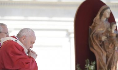 البابا فرنسيس يدعو إلى هدنة فُصحيّة توصل إلى السلام