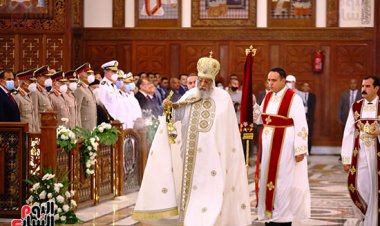 أقباط مصر يحتفلون بعيد القيامة المجيد والرئيس السيسي يقدم التهاني