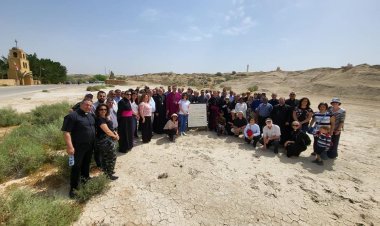 أساقفة وكهنة اقليم القدس والشرق الأوسط وزوجاتهم يزورون المغطس وجبل نيبو