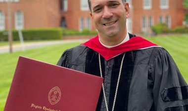 كلية اللاهوت في فرجينيا تمنح المطران حسام نعوم الدكتوراة الفخرية