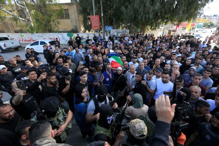 غدا الجنازة الرسمية لشيرين أبو عاقلة في رام الله بمشاركة القيادة الفلسطينية وبعد غد يوارى جثمانها ثرى القدس