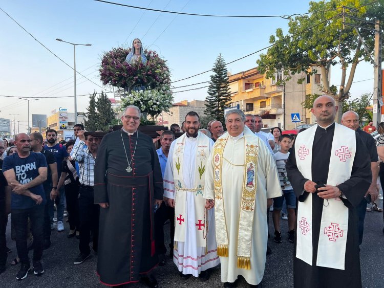 اختتام الشهر المريمي في شفاعمرو بمسيرة أهلية بهيجة