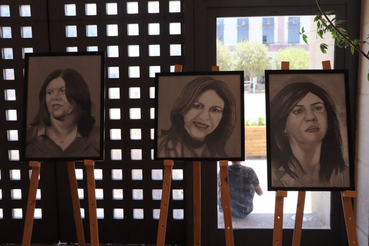"على مسافة قريبة" معرض فني للشهيدة الراحلة شيرين أبو عاقلة في بيت لحم