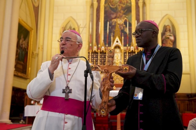 الحجاج السنغاليون يستأنفون حجيجهم للأرض المقدسة ويلتقون المطران ماركوتسو