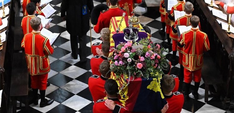 بريطانيا والعالم ودعا الملكة اليزابيث الثانية لمثواها الأخير