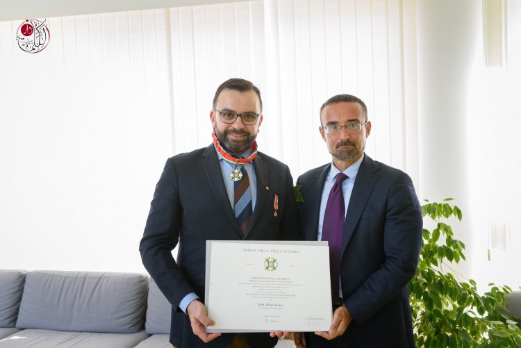 الرئيس الإيطالي يمنح الشاعر إيهاب بسيسو وسام نجمة إيطاليا برتبة فارس