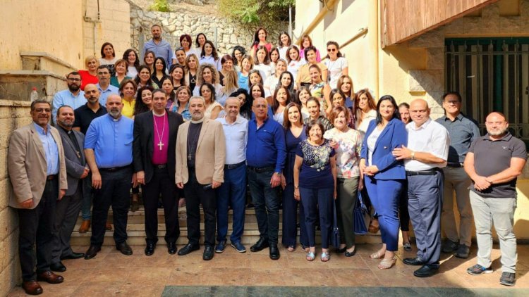 رئيس الأساقفة حسام نعوم يلتقي طواقم مدرسة المسيح الانجيلية في الناصرة