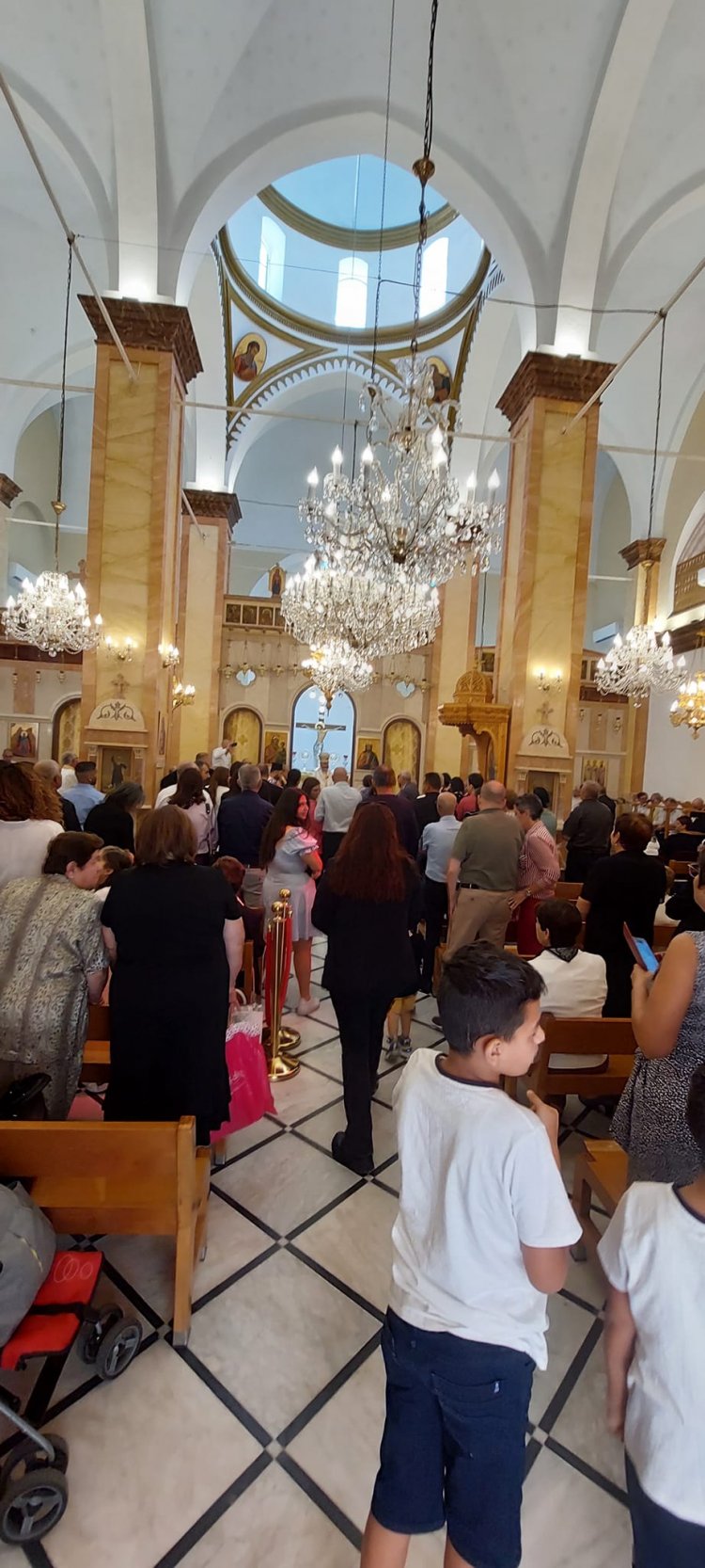 احتفال باليوبيل الفضي والذهبي لخمسين من الأزواج في مدينة البشارة برعاية المطران يوسف متى