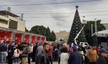 افتتاح سوق الميلاد في ساحة المهد في بيت لحم