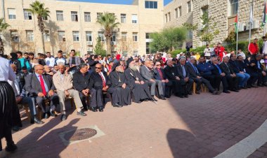 جامعة القدس في أبو ديس تحتفل باضاءة شجرة الميلاد بمشاركة أساقفة من الأرض المقدسة