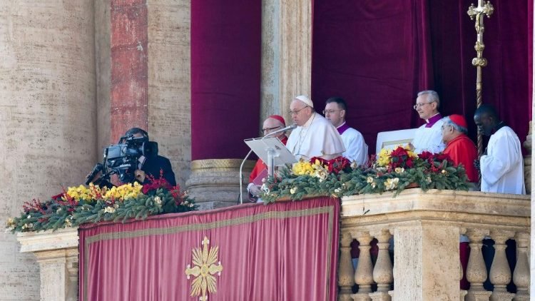 البابا فرنسيس يوجه رسالة سلام في عيد الميلاد عيد السلام