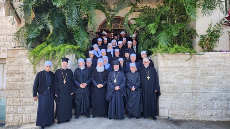 وفد درزي رفيع برئاسة الشيخ موفق طريف يقدم تهاني الأعياد المجيدة للمطران يوسف متى