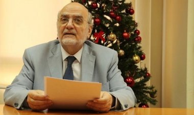 أخبرني أيّها المذود