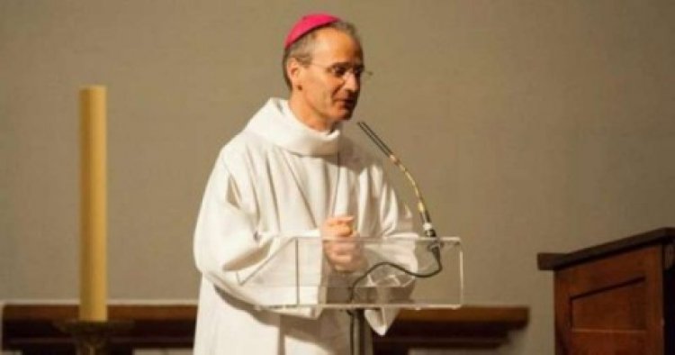 تبون يمنح الجنسية الجزائرية لأسقف الكنيسة الكاثوليكية في البلاد