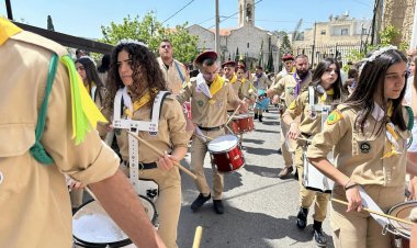 رعايا شفاعمرو تحتفل بأحد الشعانين بمسيرة تقليدية موحدة بين الكنائس