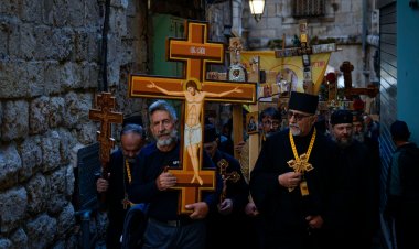 ردود الفعل الغاضبة تتواصل على الإجراءات الإسرائيلية بفرض قيود على أعداد المسيحيين المحتفلين بسبت النور في القدس