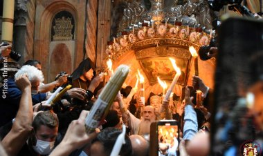 الحواجز واستخدام القوة دفعت بالآلاف للقدوم الى القدس للاحتفال بسبت النور.. وغزة المحاصرة تحتفل