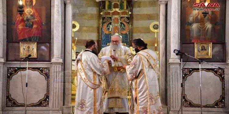 قداس الباعوث للفصح المجيد في كاتدرائية الروم الأرثوذكس في دمشق