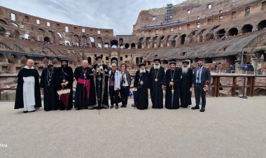 البابا تواضروس يلتقي أبناء إيبارشية ميلانو ويزور كولسيوم روما خلال جولته في ايطاليا