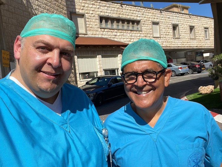 قسم الجراحة في مستشفى الناصرة يستضيف مدير وحدة الجراحة المجهرية في مستشفى كندي