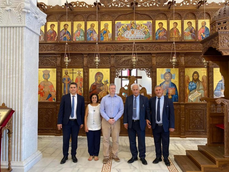 القنصل العام لدولة اليونان يزور كنيسة القديسين قسطنطين وهيلانة الجديدة في كفرسميع