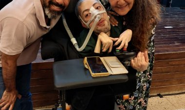 الجمهور ينبهر بالعرض الاحتفالي لمسرحية "رهين الجسد" للكاتب فادي أبو شقارة