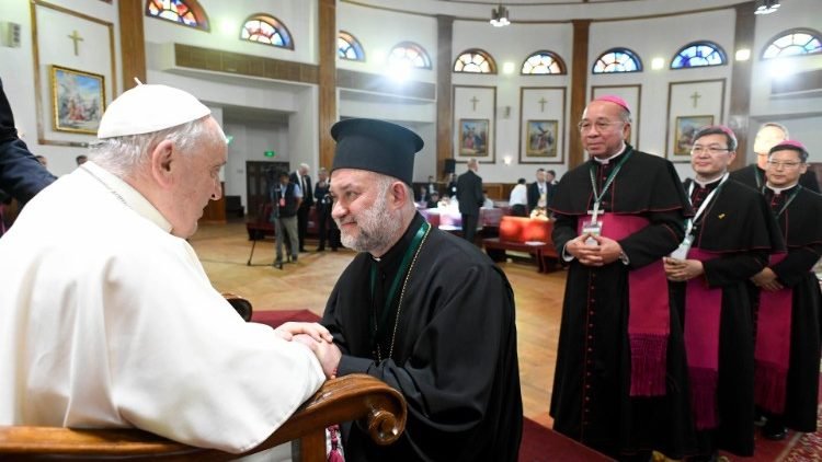 البابا فرنسيس يلتقي ممثلي المجتمع المدني والكنسي في مستهل زيارته الرسولية إلى منغوليا