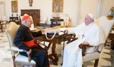 البطريرك الكلداني يزور البابا فرنسيس ويطالب بادخال المساعدات الإنسانية الى غزة