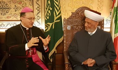 مفتي لبنان والسفير البابوي يبحثان في انتخاب رئيس يعيد التوازن للجمهورية