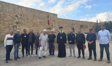 تجدد الاعتداءات العنصرية الاستفزازية على البطريركية الأرمنية في القدس والمطران حنا يتضامن