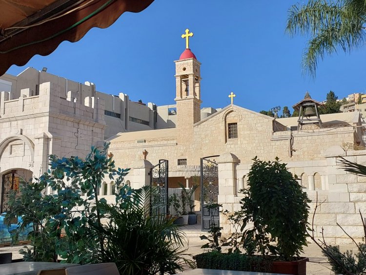 بلدية الناصرة تلتزم بموقف رؤساء الكنائس وتلغي احتفالات الأعياد الميلادية المجيدة