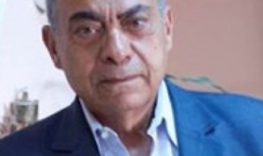 شجرة الميلاد.. من أحجار الأنقاض!