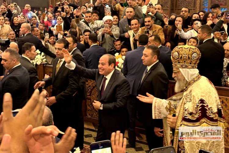 الرئيس السيسى يهنئ البابا تواضروس وأقباط مصر بعيد الميلاد المجيد